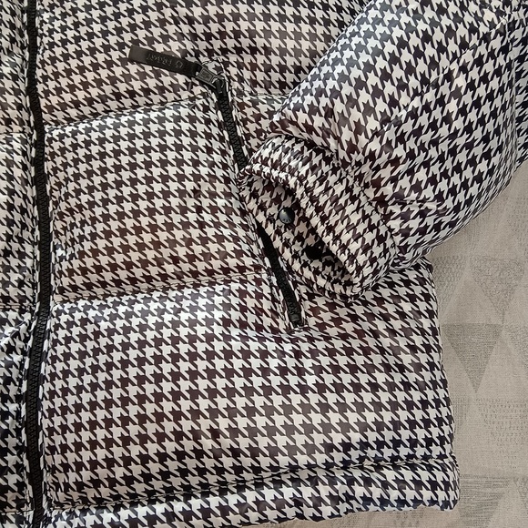 Moncler Houndstooth Thickened Short Down Jacket - Picture 3 of 6